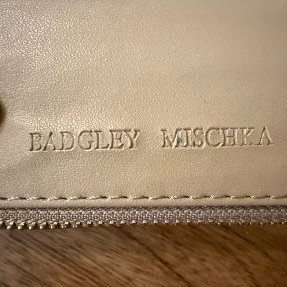 Badgley Mischka Quilted Wallet in Tan NWOT